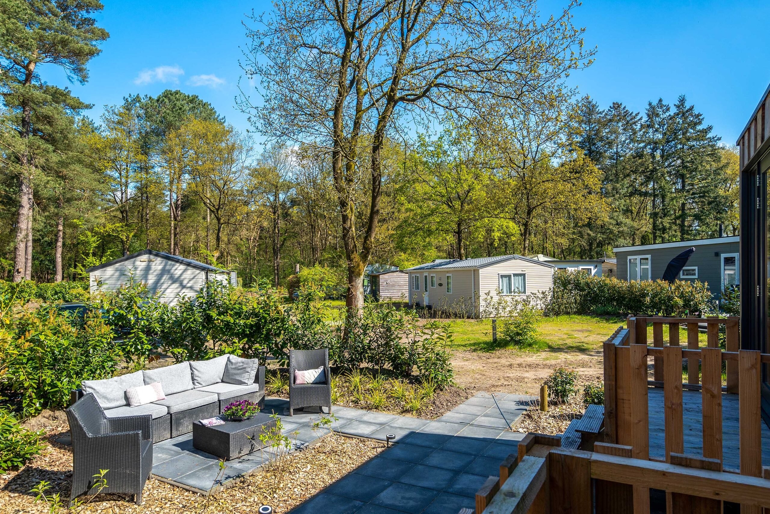 503 buiten zitje en buren